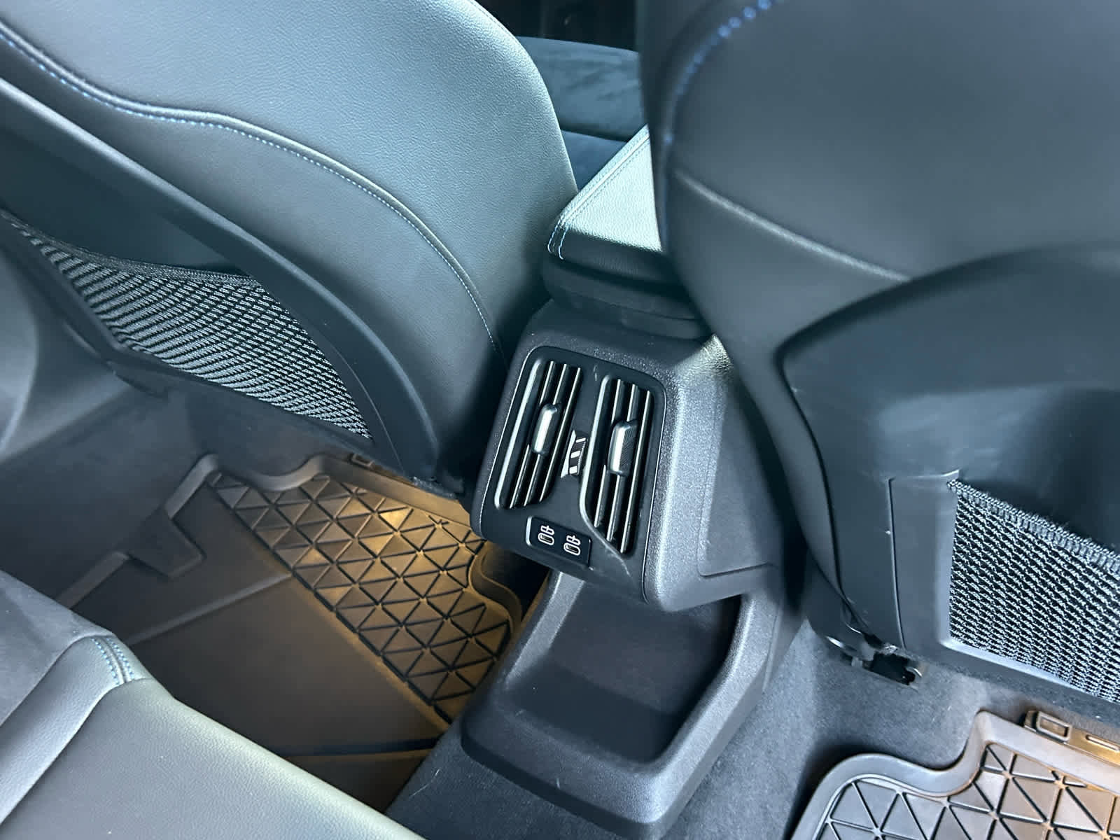 Used 2023 BMW X1 xDrive28i w/ Premium Package image 21