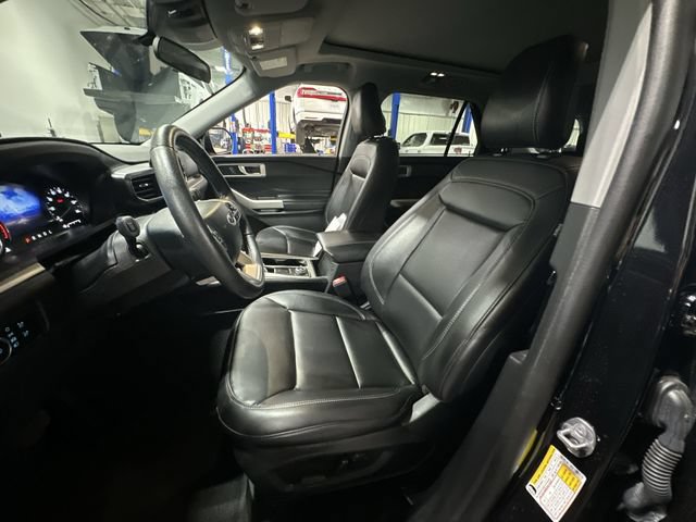 Certified 2024 Ford Explorer XLT w/ Equipment Group 202A AWD/4WD image 17