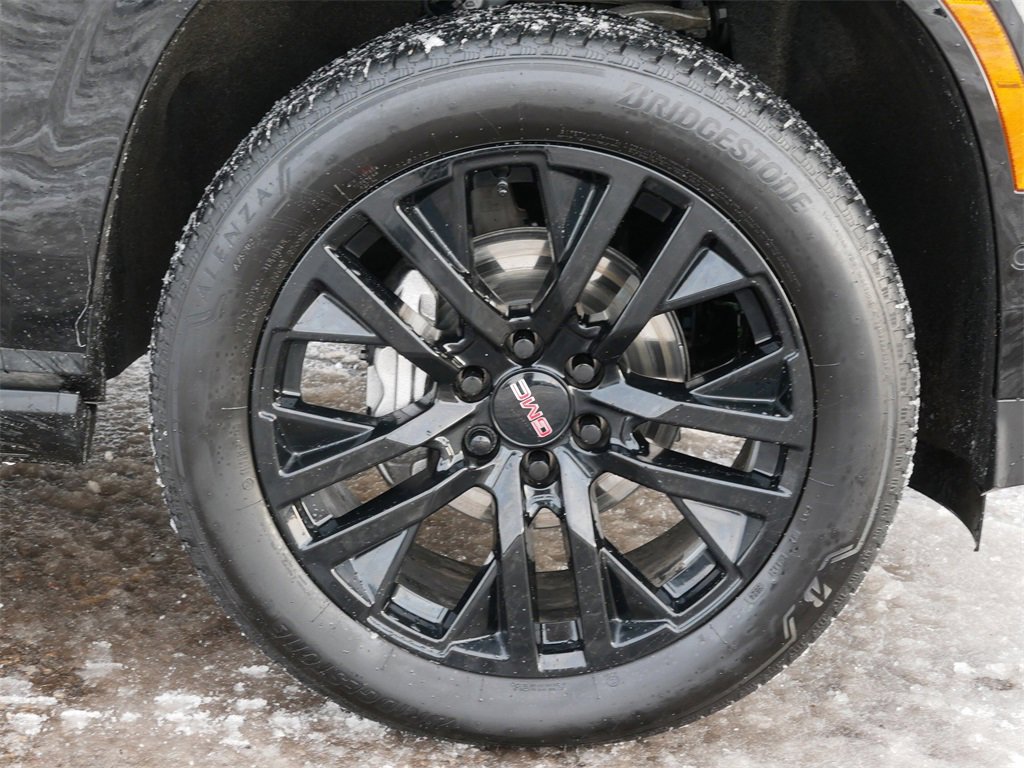 Used 2025 GMC Yukon Denali w/ Denali Reserve Package image 7