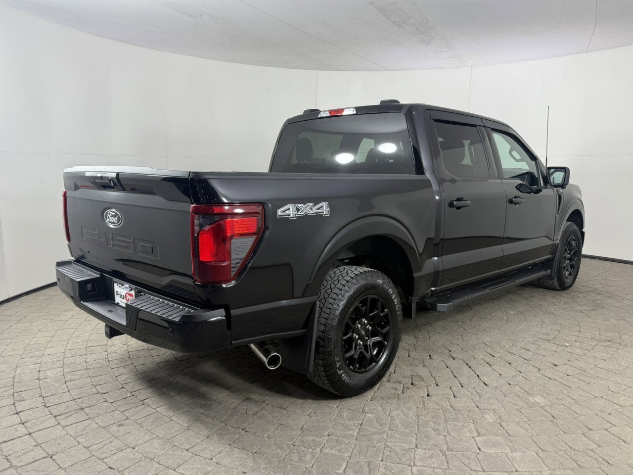 Certified 2024 Ford F150 XLT w/ XLT Black Appearance Package AWD/4WD image 9