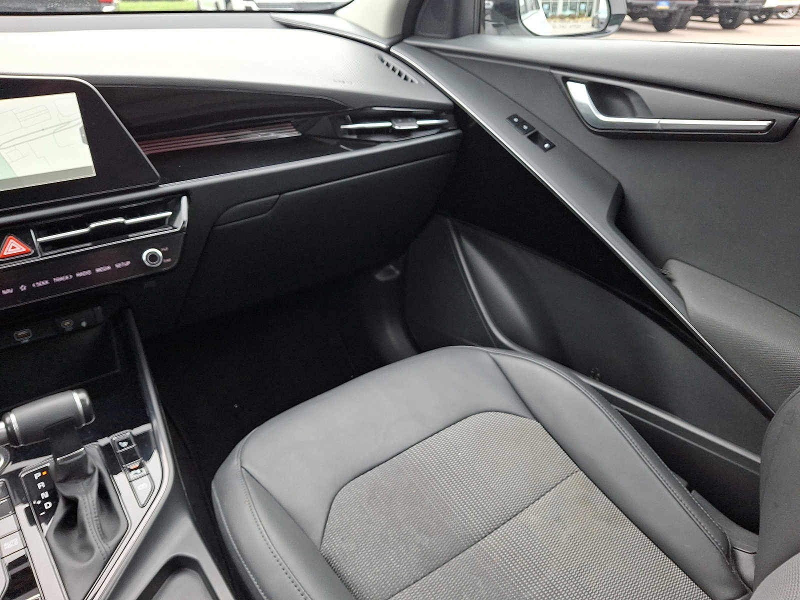 Used 2023 Kia Niro EX Touring image 16