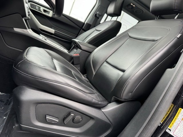 Certified 2023 Ford Explorer XLT w/ Equipment Group 202A image 7