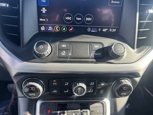 Used 2023 GMC Acadia SLT image 19