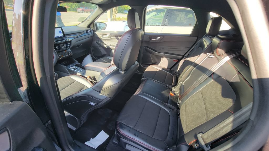 Certified 2025 Ford Escape ST-Line FWD image 8