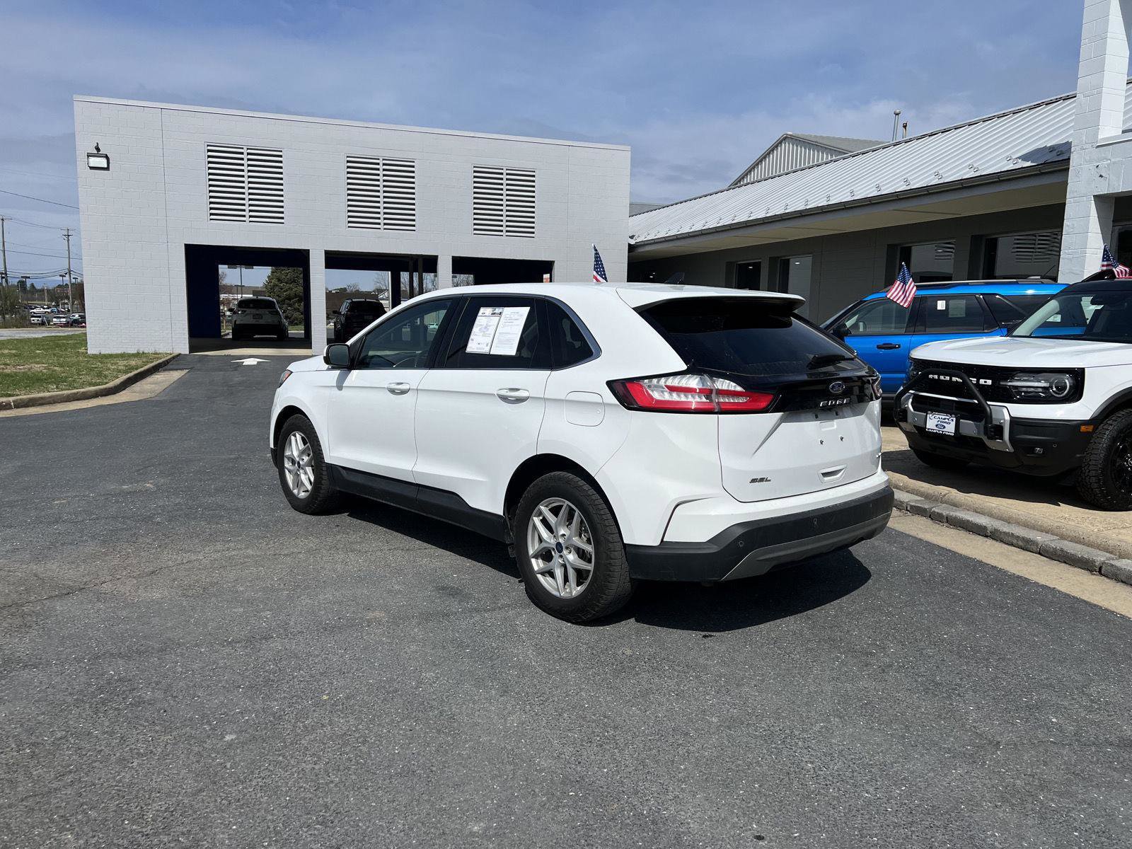 Certified 2021 Ford Edge SEL w/ Cargo Accessory Package AWD/4WD image 3