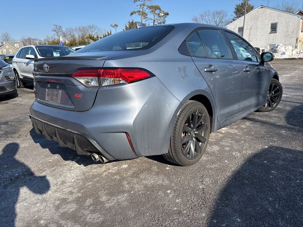 Used 2024 Toyota Corolla SE image 3