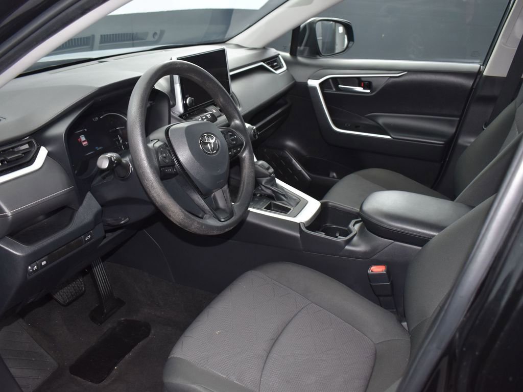 Used 2023 Toyota RAV4 XLE w/ Convenience Package FWD image 8