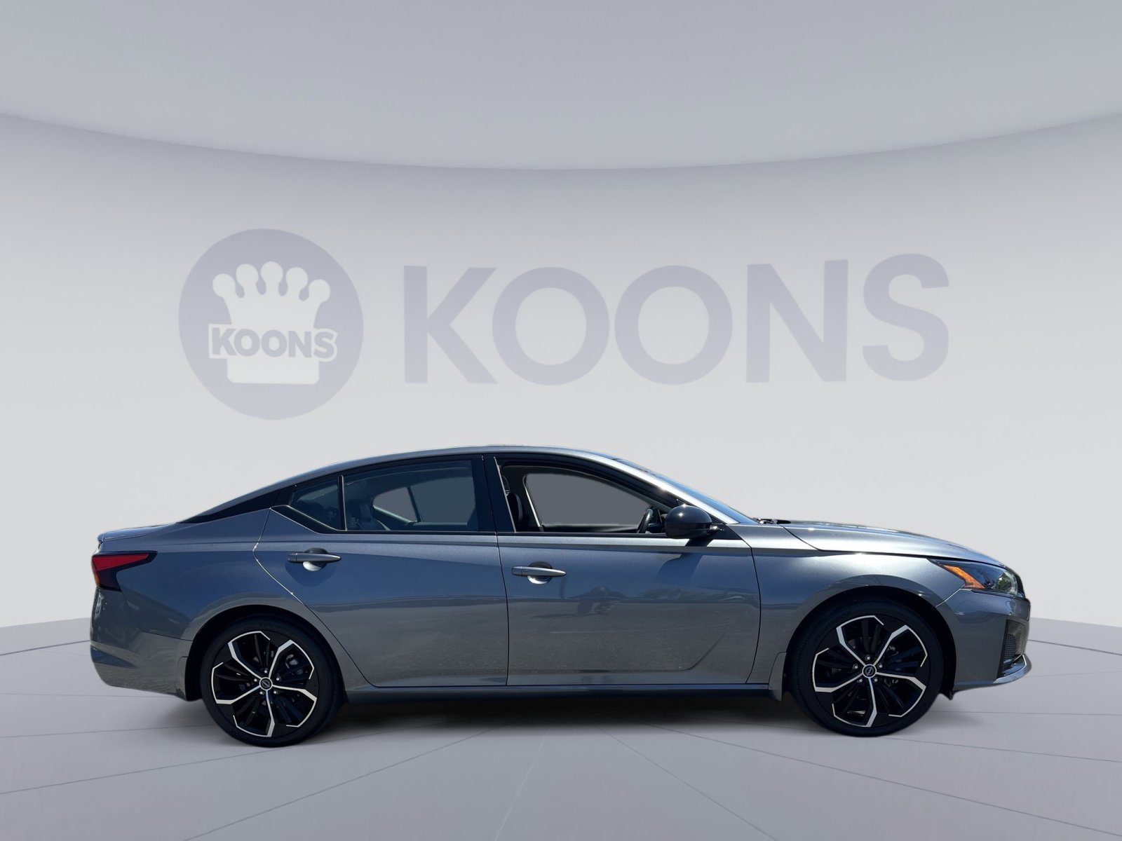 Used 2023 Nissan Altima 2.5 SR FWD image 17