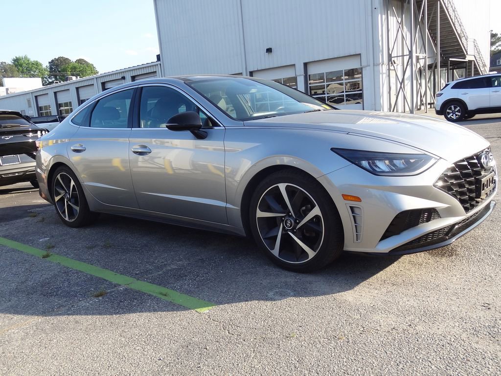 Used 2021 Hyundai Sonata SEL Plus w/ Tech Package FWD image 2