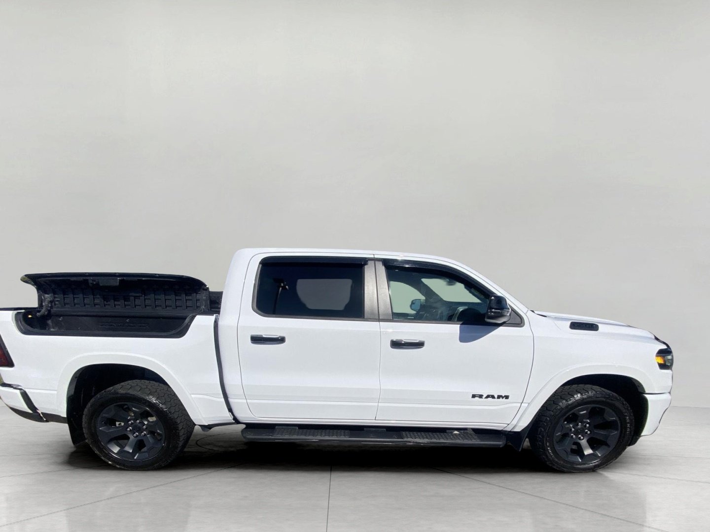 Used 2025 RAM 1500 Big Horn AWD/4WD image 10