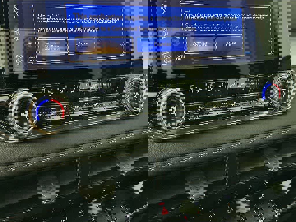 Used 2023 Chevrolet Colorado LT w/ LT Convenience Package II image 18