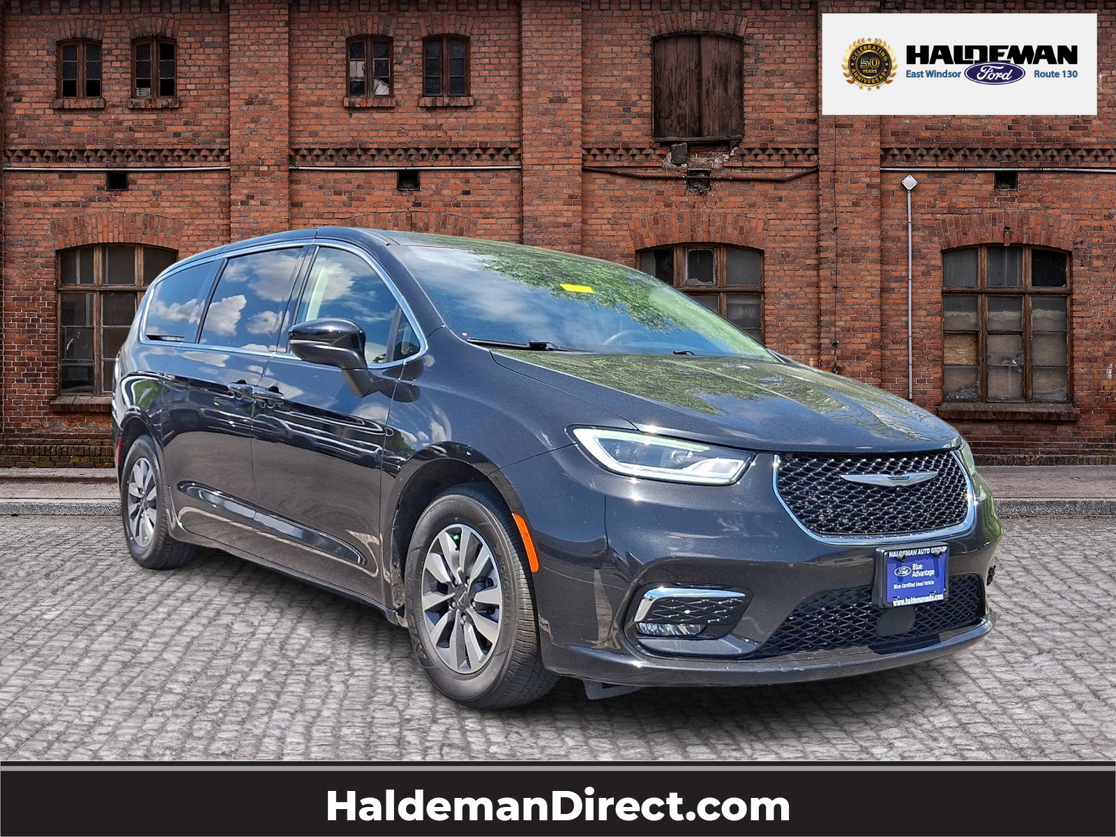 Used 2023 Chrysler Pacifica Touring-L