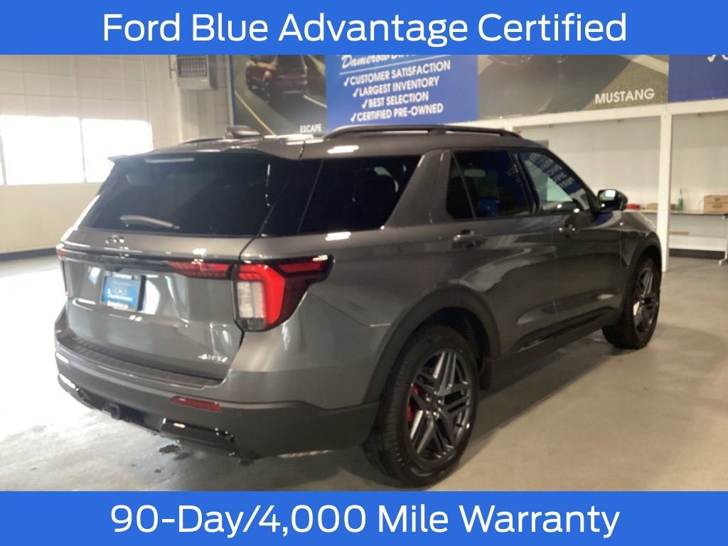 Certified 2025 Ford Explorer ST-Line w/ Premium Package image 7