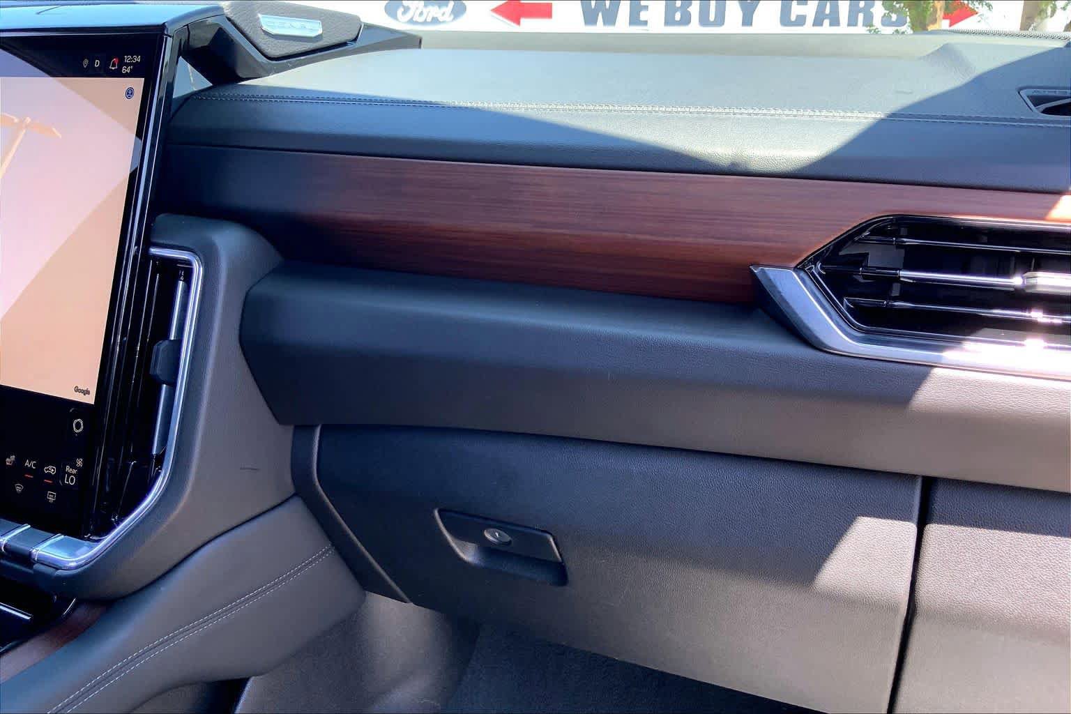Used 2025 GMC Yukon Denali AWD/4WD image 19