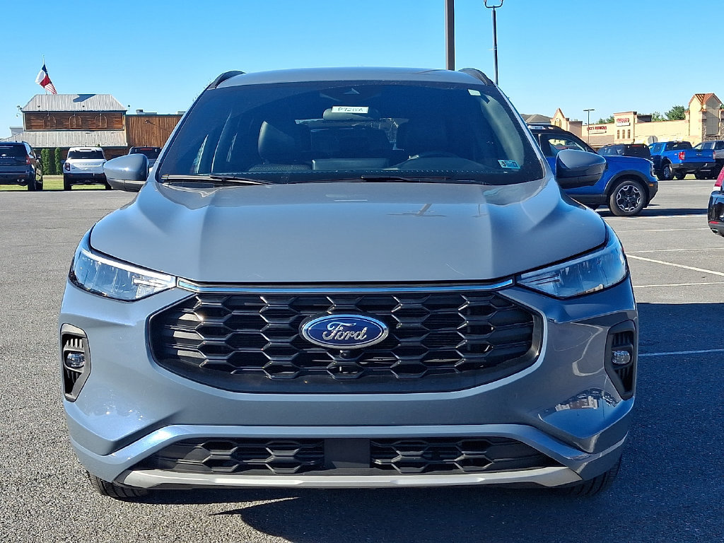 Certified 2023 Ford Escape ST-Line Select w/ Tech Pack #2 AWD/4WD image 2