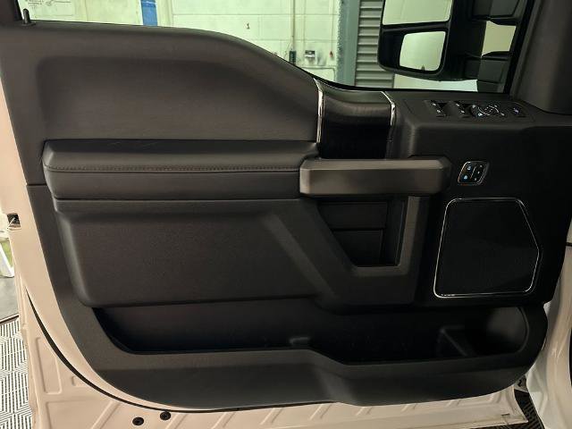 Certified 2019 Ford F350 Platinum w/ Platinum Ultimate Package image 17