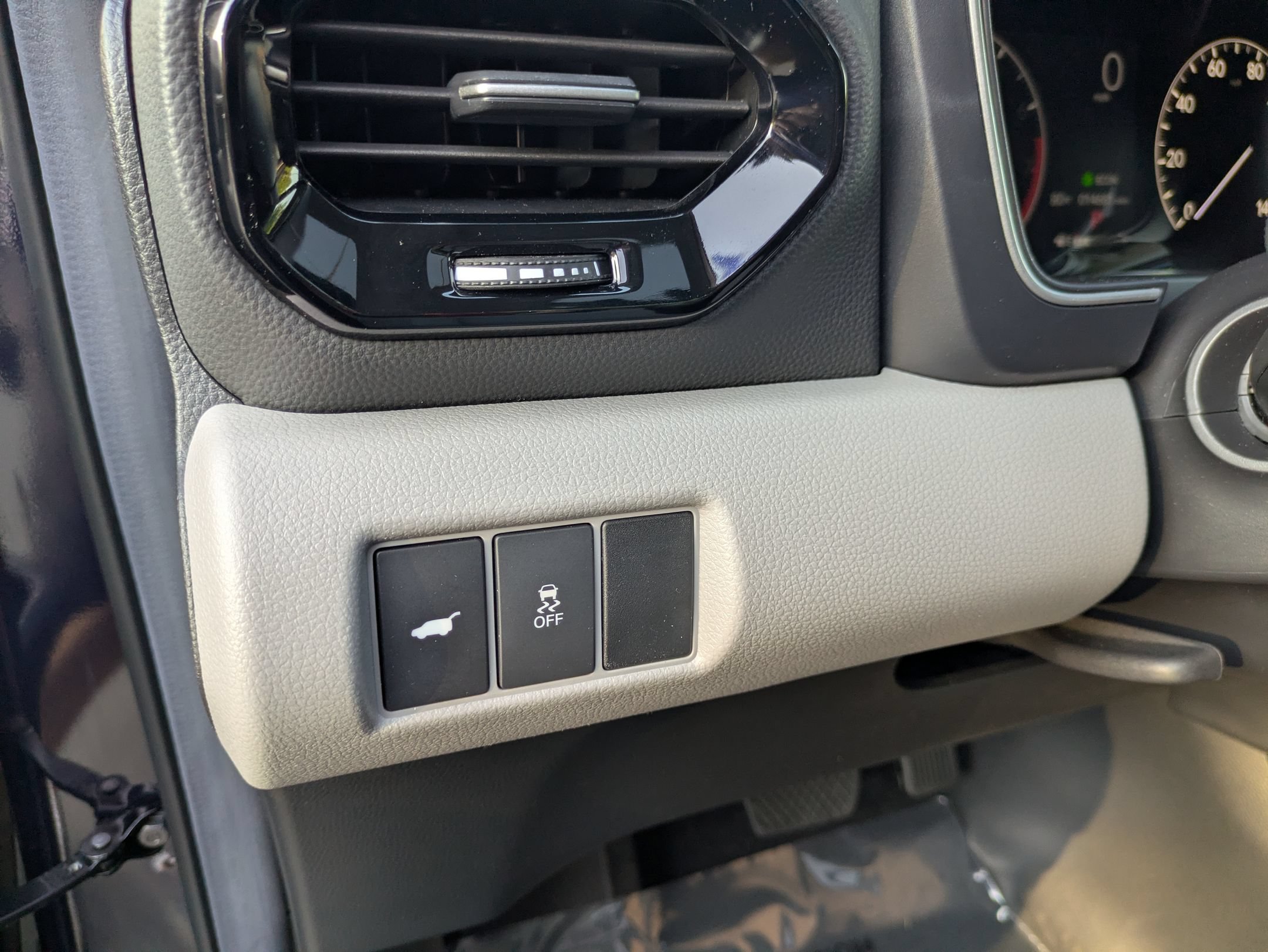 Used 2025 Honda Pilot Touring image 17