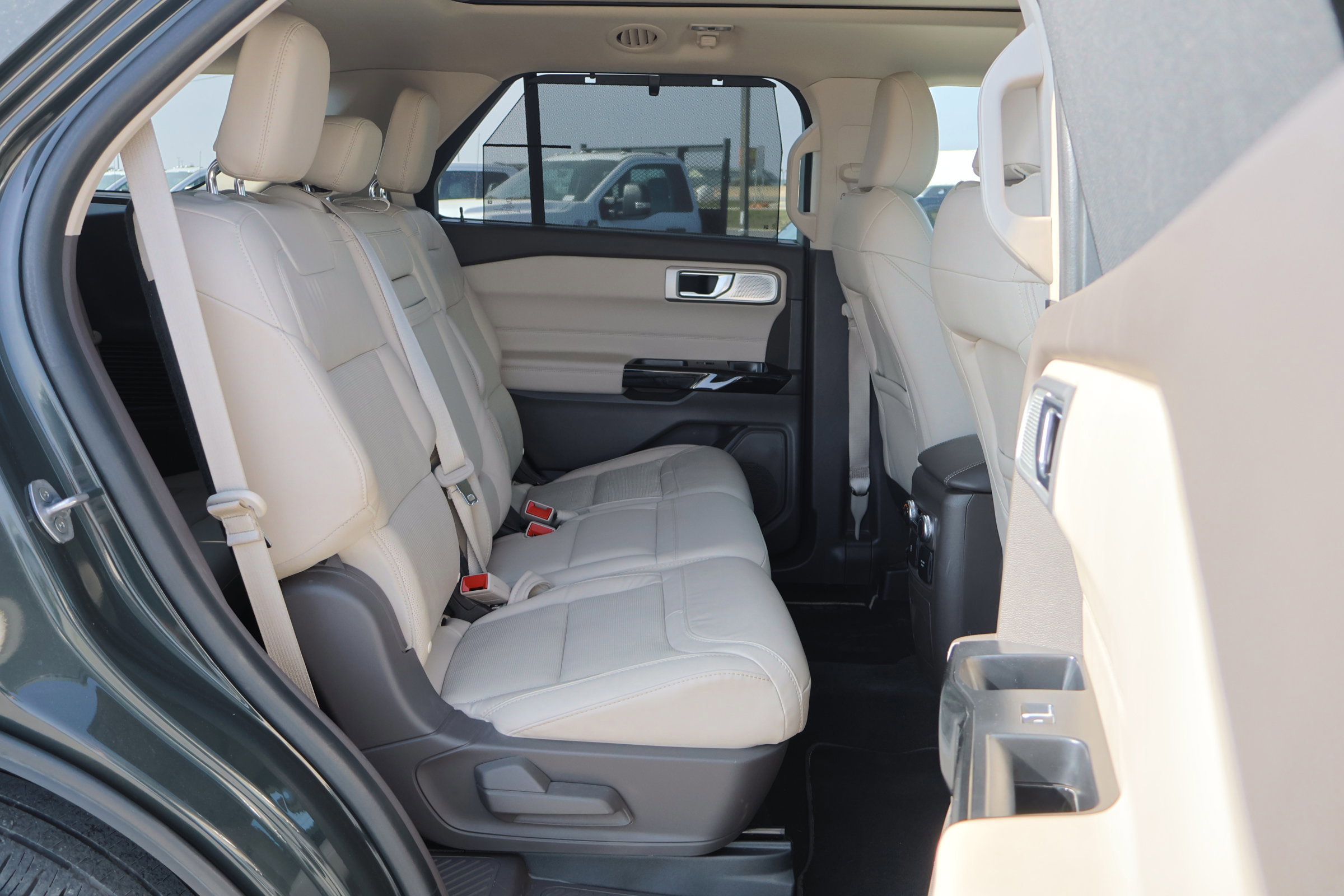 Certified 2022 Ford Explorer Platinum w/ Equipment Group 601A image 39