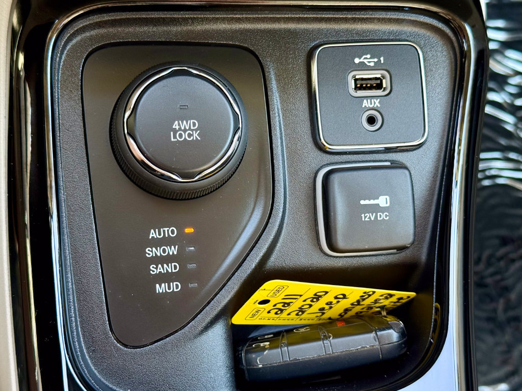 Used 2020 Jeep Compass Limited AWD/4WD image 31