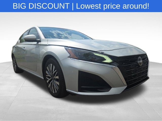 Used 2023 Nissan Altima 2.5 SV w/ SV Premium Package