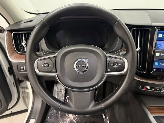 Used 2022 Volvo XC60 B5 Momentum AWD/4WD image 22