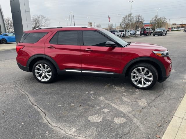 Certified 2022 Ford Explorer Platinum w/ Equipment Group 601A AWD/4WD image 3