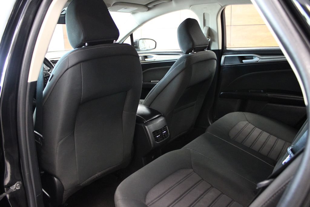 Certified 2020 Ford Fusion SE FWD image 35