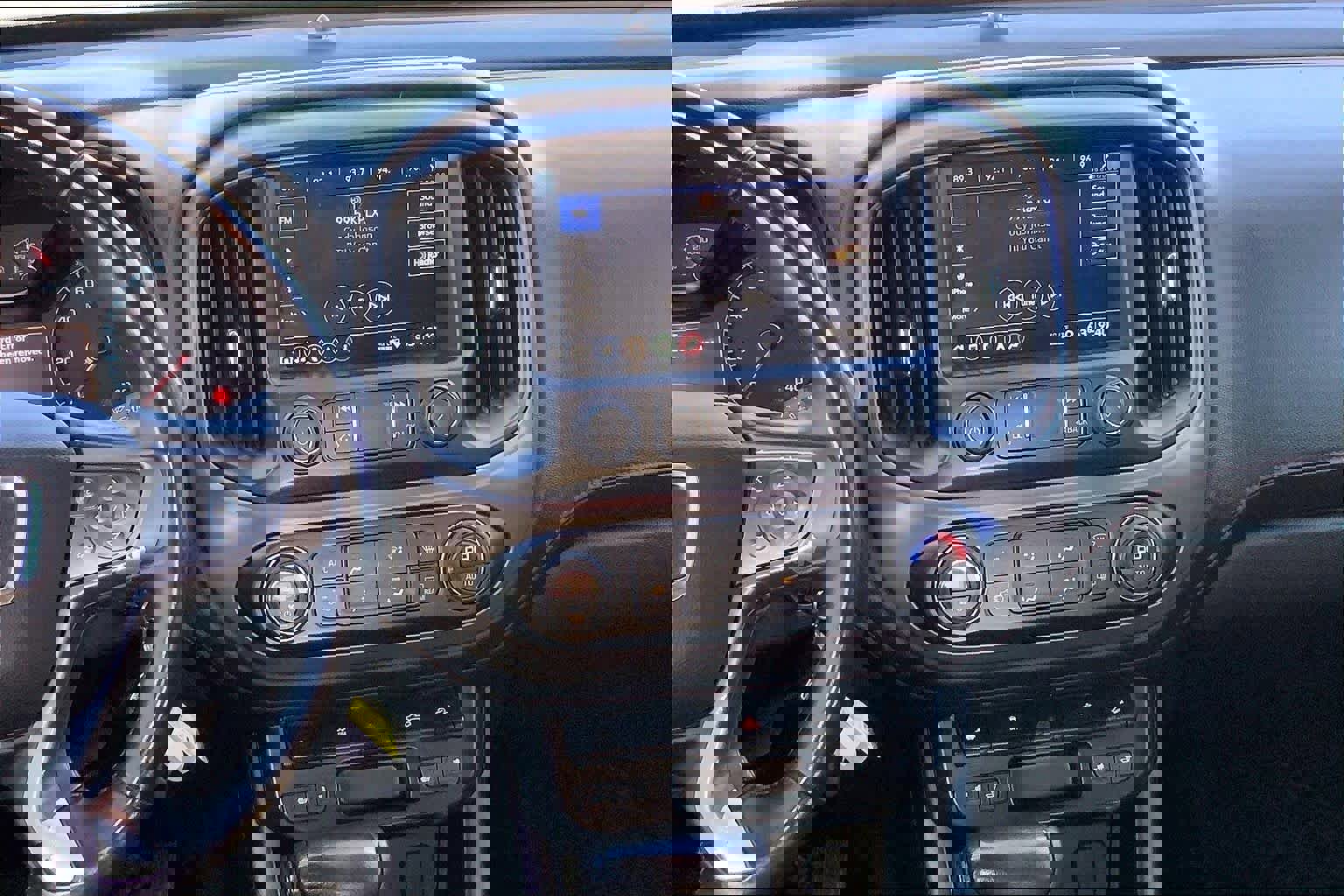 Used 2019 GMC Canyon All Terrain w/ Trailering Package image 7