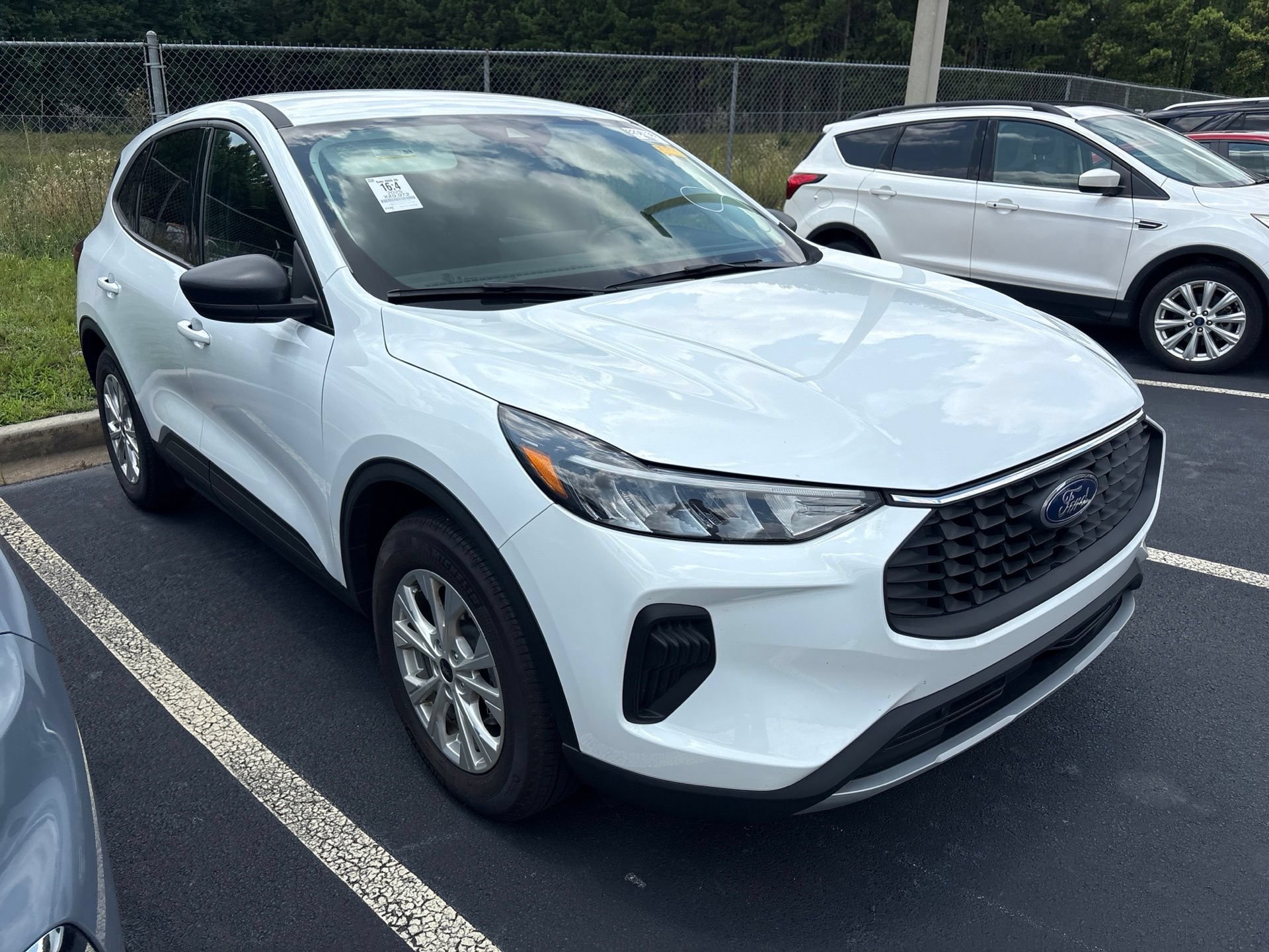 Certified 2025 Ford Escape Active w/ Active Premium Tech Pack FWD image 2