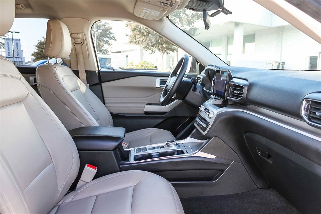 Certified 2022 Ford Explorer XLT w/ Equipment Group 202A image 22