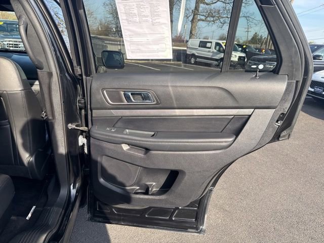 Certified 2018 Ford Explorer XLT w/ Equipment Group 202A image 14