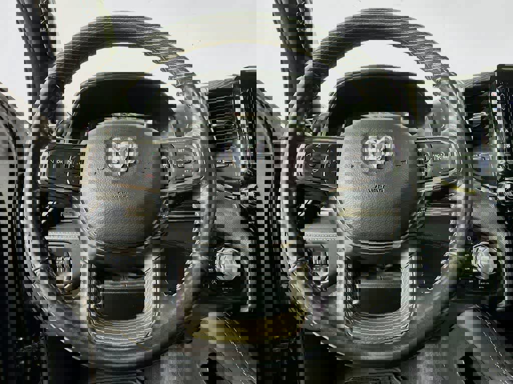 Used 2020 RAM 1500 Limited image 16