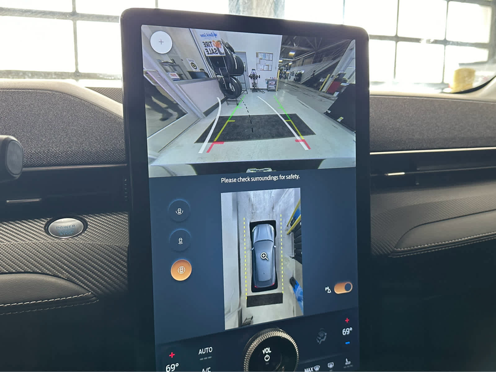 Certified 2025 Ford Mustang Mach-E Premium image 28