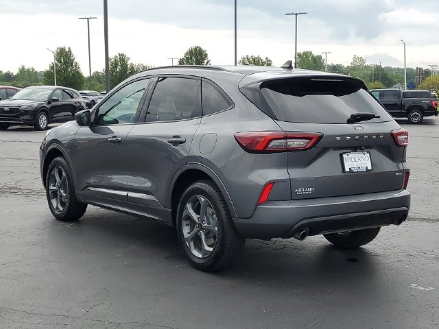 Certified 2024 Ford Escape ST-Line AWD/4WD image 4