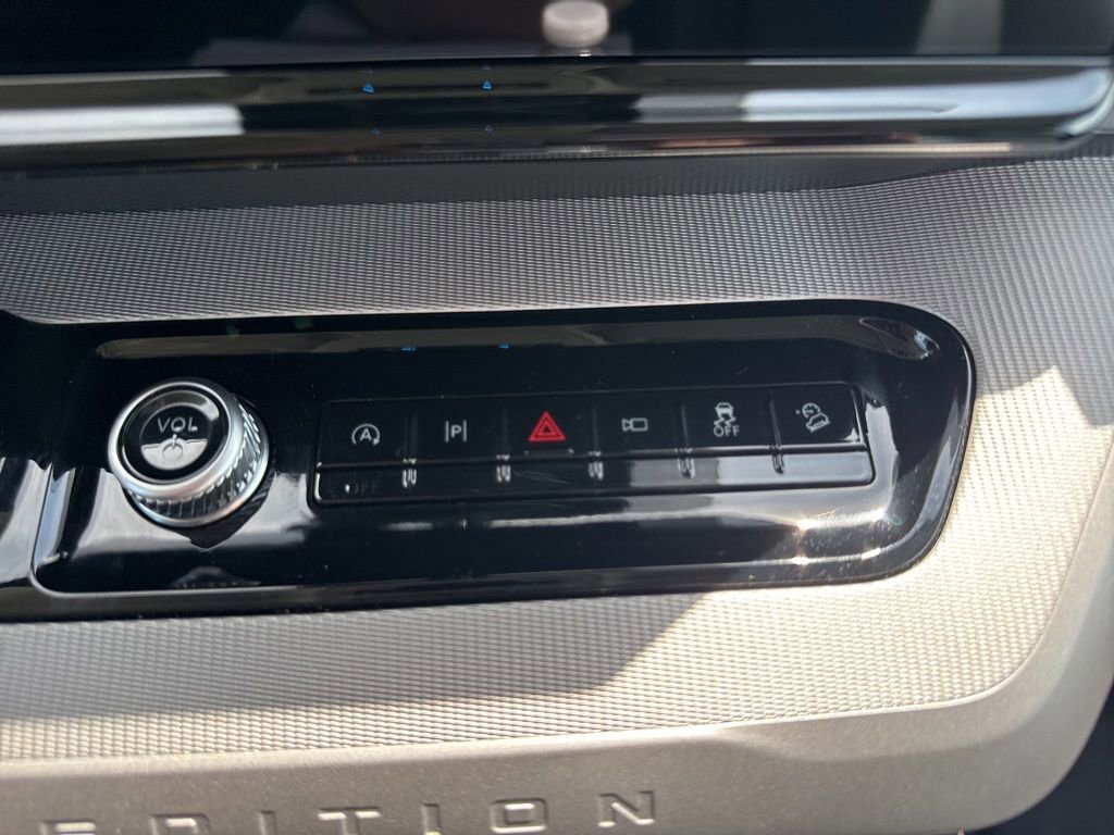 Certified 2025 Ford Expedition Max Active AWD/4WD image 15