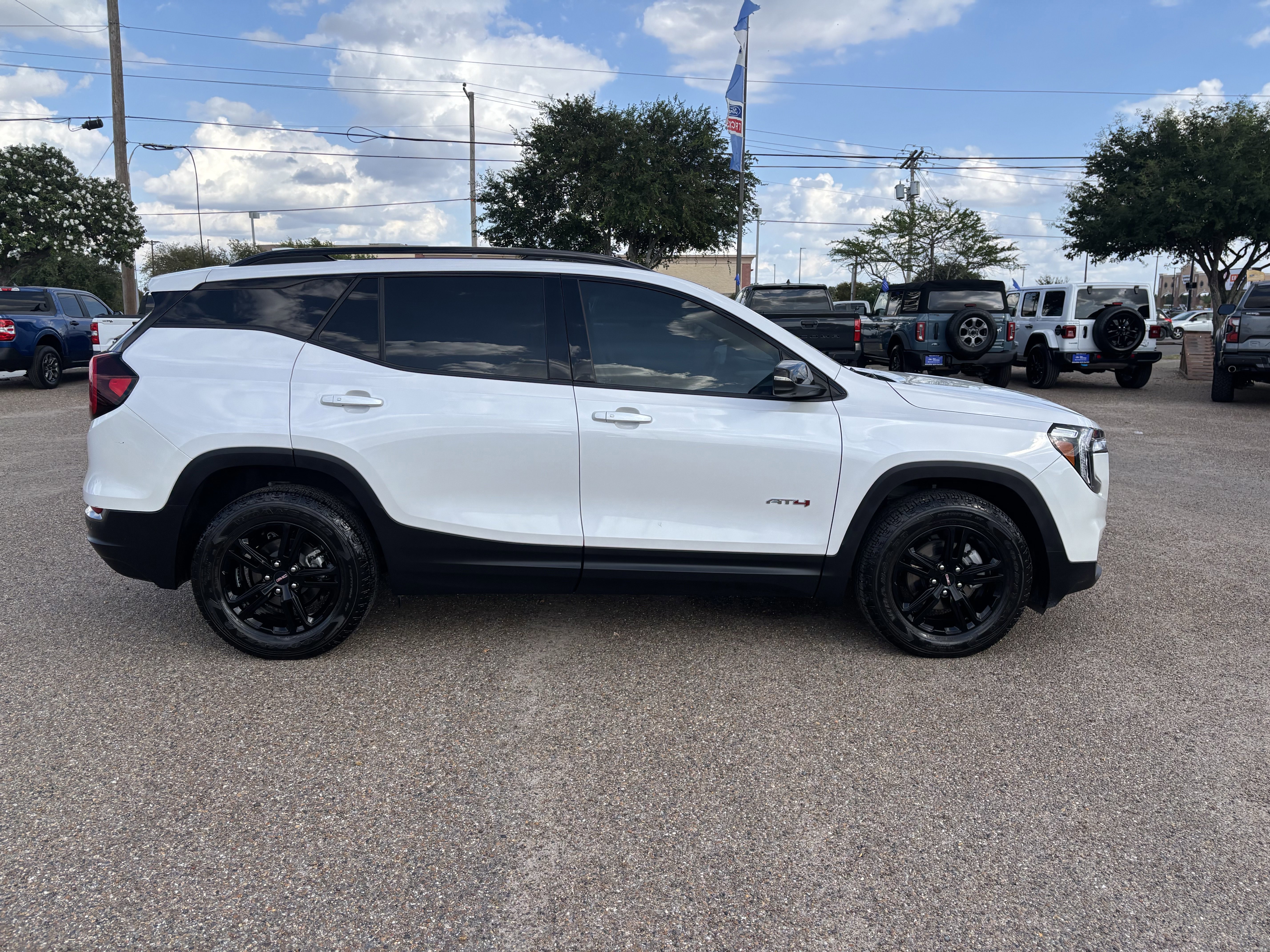 Used 2024 GMC Terrain AT4 w/ Infotainment Package II image 5