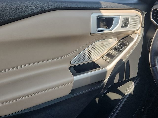 Certified 2022 Ford Explorer Limited w/ Limited Technology Package image 11