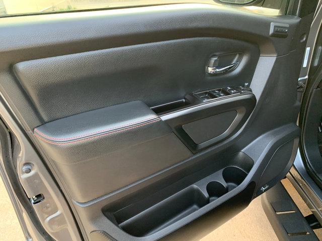Used 2021 Nissan Titan PRO-4X w/ Pro-4x Convenience Package AWD/4WD image 25