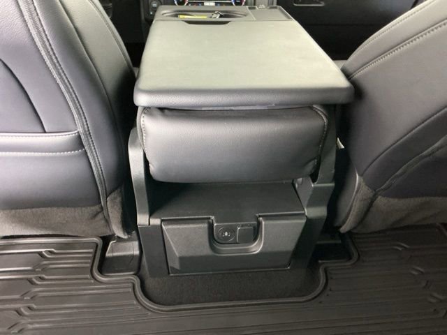 Certified 2025 Ford F350 Lariat w/ Black Appearance Package image 27