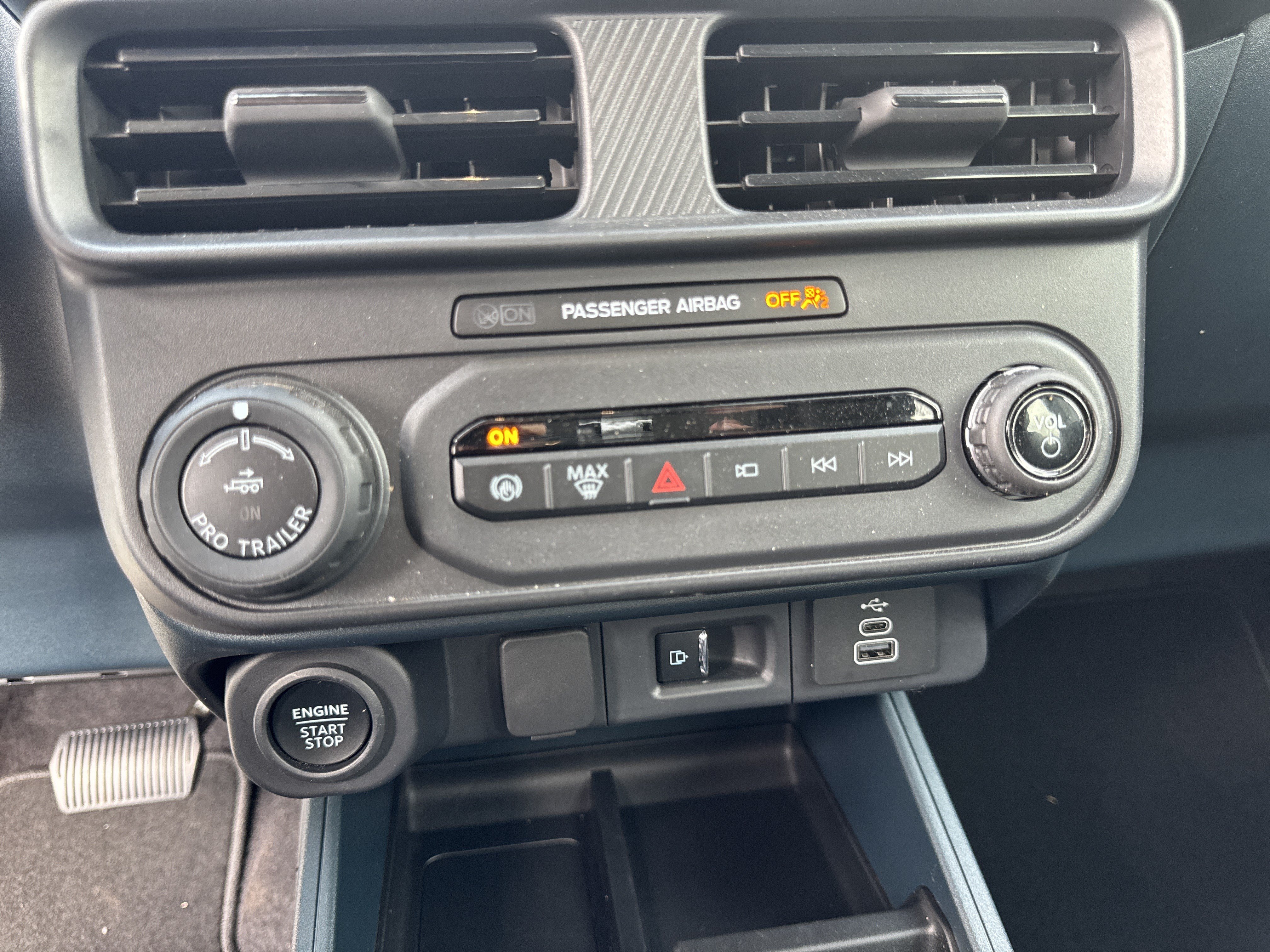 Certified 2026 Ford Maverick Lariat w/ Black Appearance Package AWD/4WD image 29