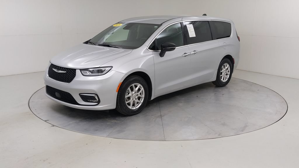 Used 2026 Chrysler Pacifica Select FWD image 20