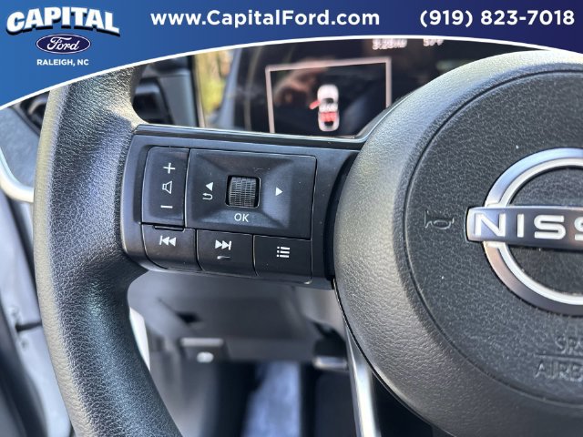 Used 2025 Nissan Kicks SV FWD image 22