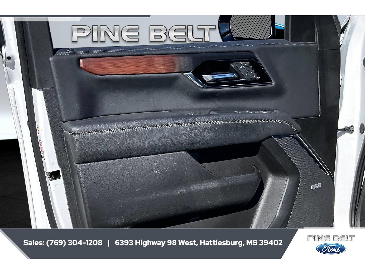 Used 2025 GMC Yukon Denali AWD/4WD image 17