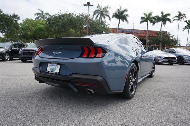 Certified 2025 Ford Mustang Coupe RWD image 7