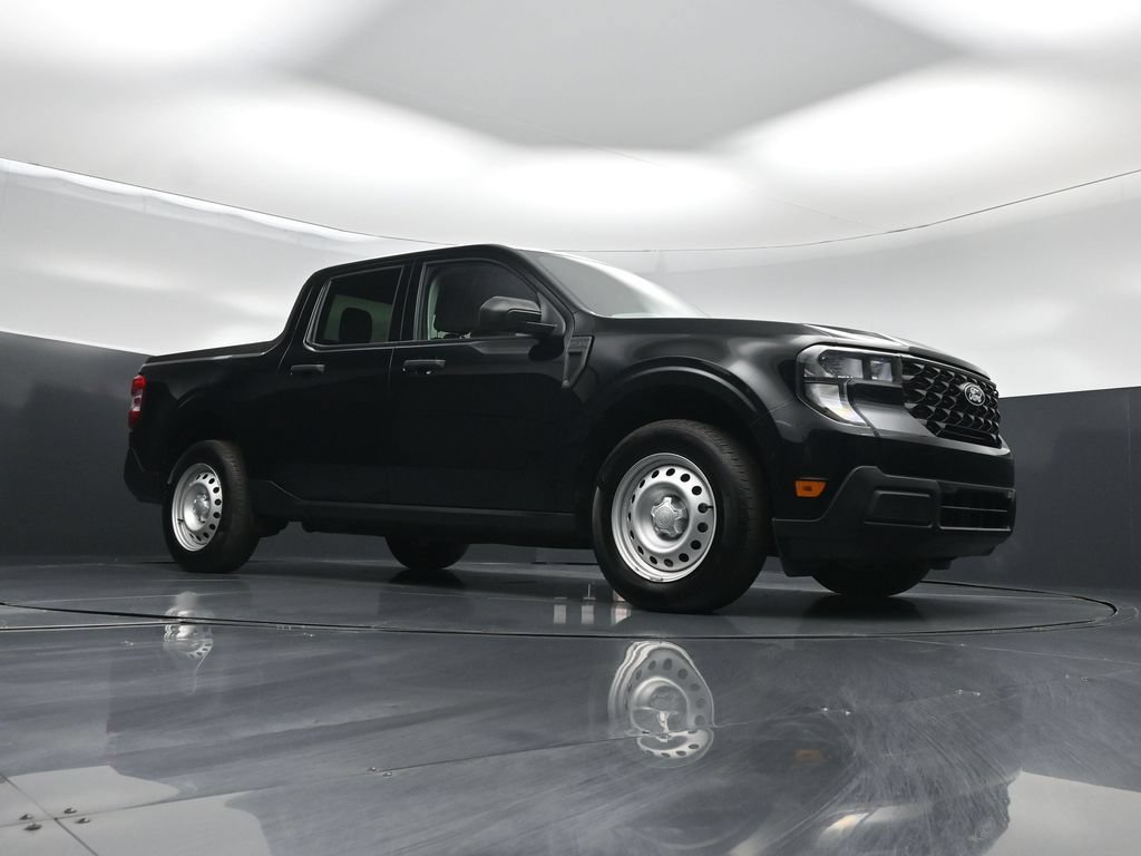 Certified 2025 Ford Maverick XL FWD image 3