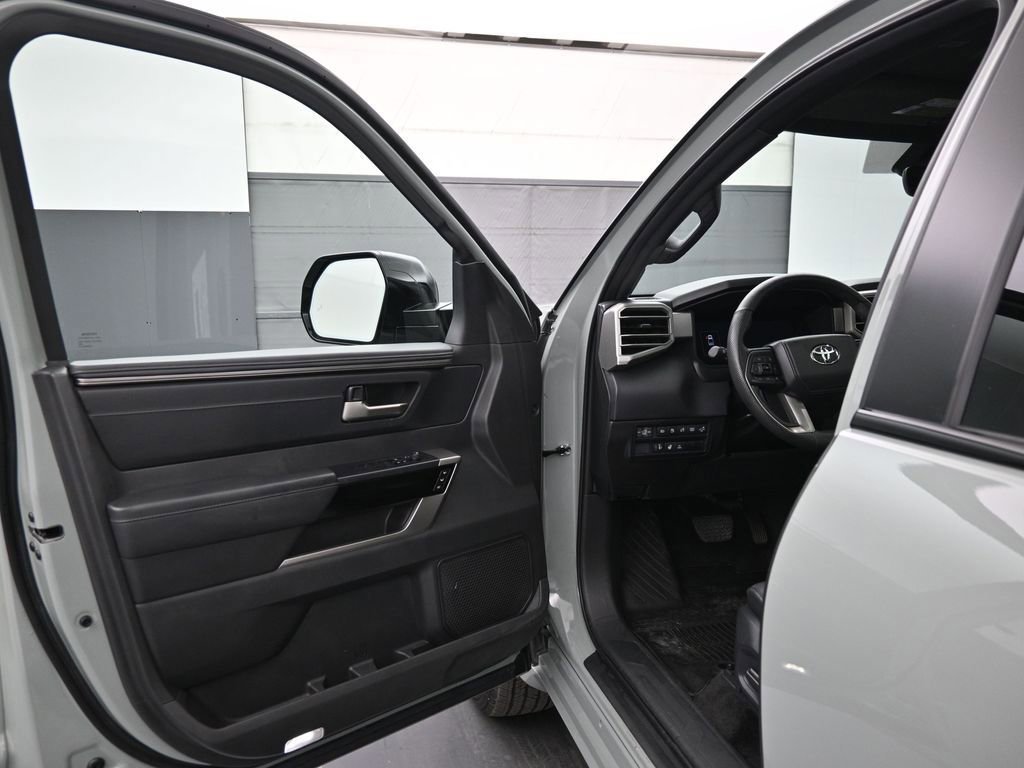 Used 2025 Toyota Tundra Limited image 35