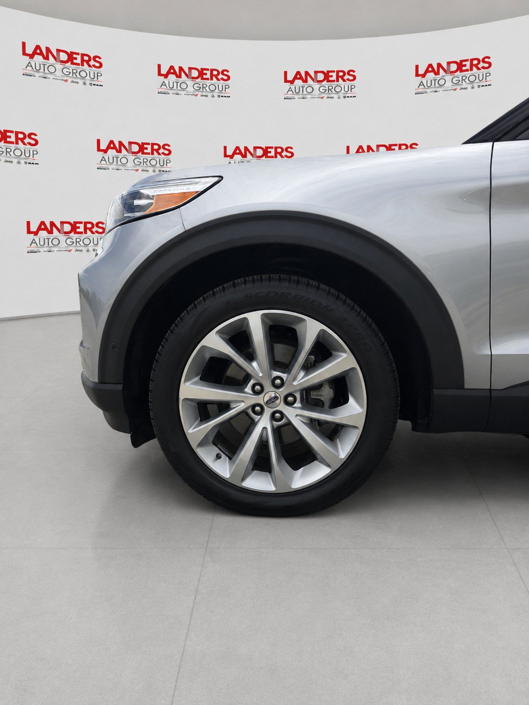 Certified 2022 Ford Explorer Platinum w/ Equipment Group 601A AWD/4WD image 8