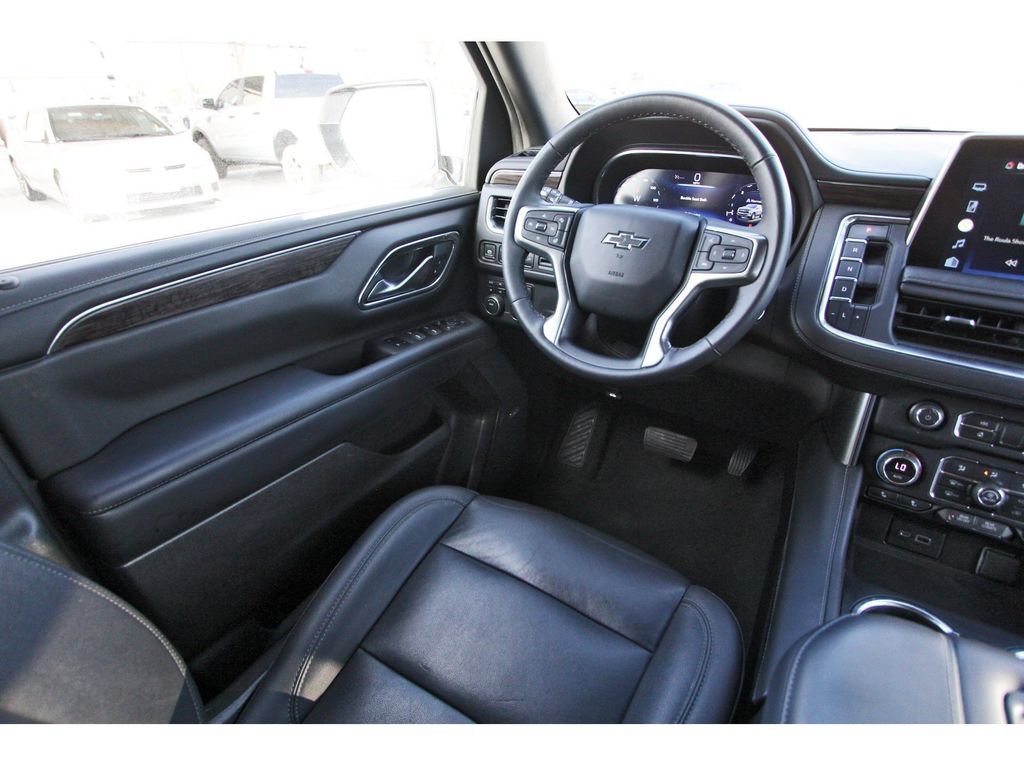 Used 2022 Chevrolet Tahoe Z71 w/ Luxury Package AWD/4WD image 12