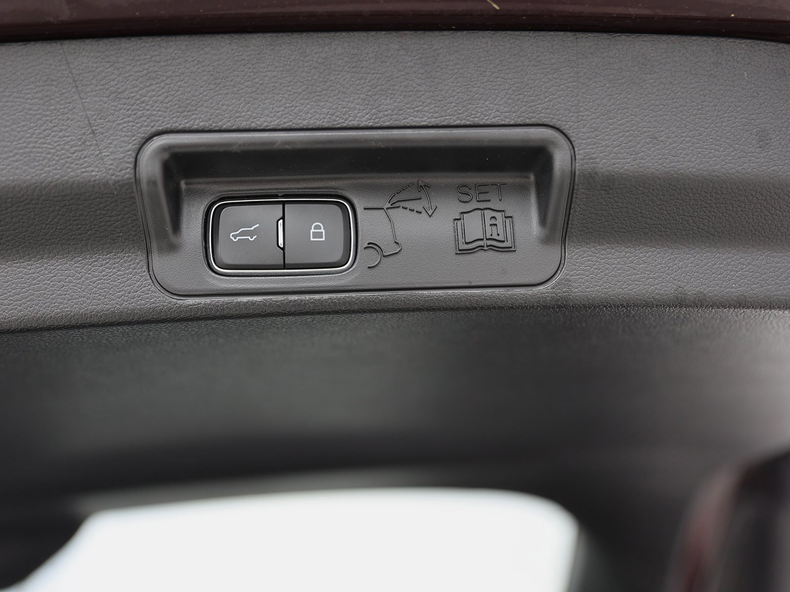 Certified 2022 Ford Explorer XLT w/ Class IV Trailer Tow Package image 17