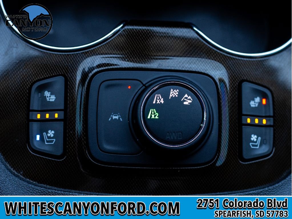 Used 2022 GMC Acadia AT4 w/ Preferred Package AWD/4WD image 14